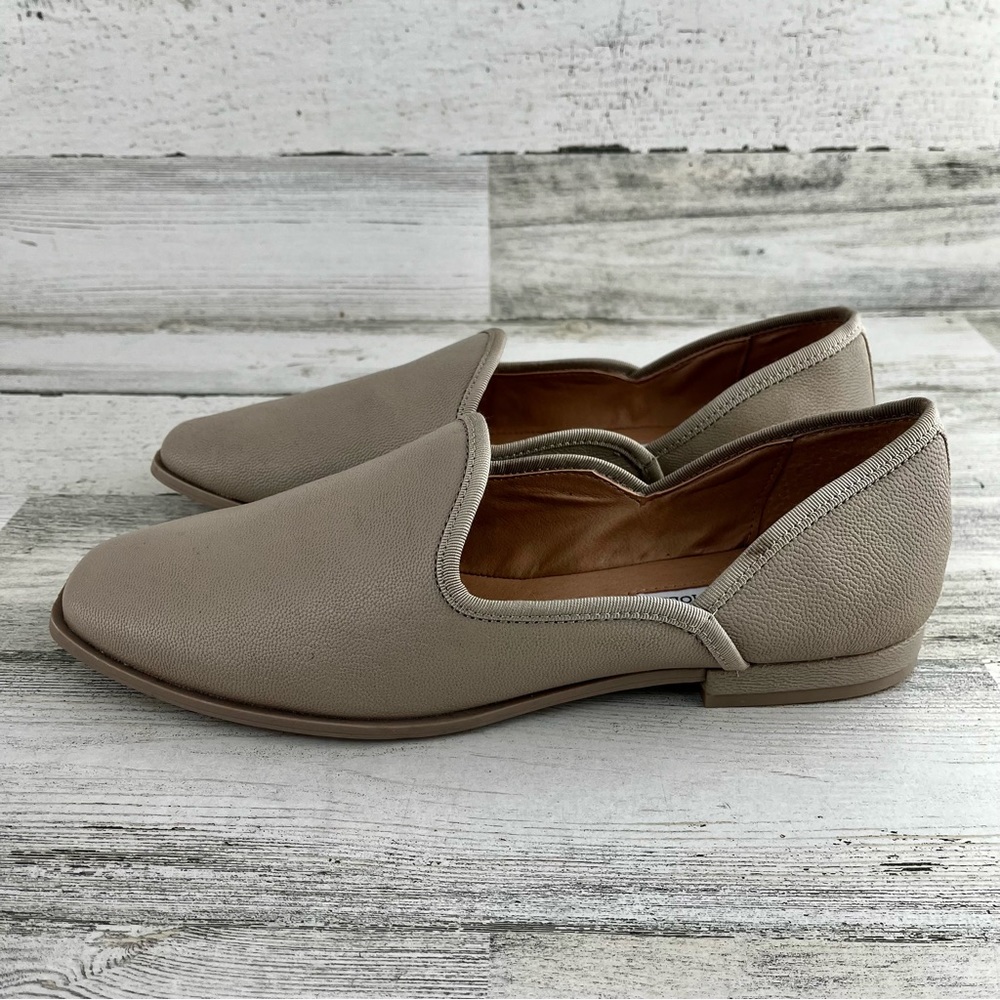 CHELSEA & VIOLET Lousa Light Taupe Leather NEW Slip On Shoes 9